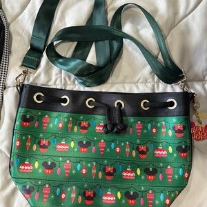 Disney Harvey’s Christmas park hopper